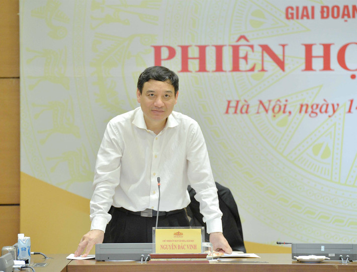 Chủ nhiệm Ủy ban Văn hóa, Giáo dục Nguyễn Đắc Vinh - Phó Trưởng Đoàn giám sát phát biểu. Ảnh: Hồ Long Phó Chủ tịch Quốc hội Nguyễn Khắc Định chủ trì phiên họp của Đoàn giám sát về đơn vị sự nghiệp công lập -0