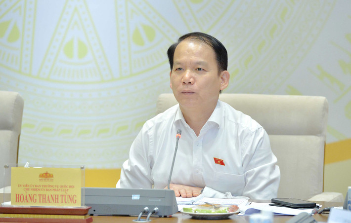 Chủ nhiệm Ủy ban Pháp luật Hoàng Thanh Tùng – Phó Trưởng đoàn Thường trực Đoàn giám sát phát biểu. Ảnh: Hồ Long Phó Chủ tịch Quốc hội Nguyễn Khắc Định chủ trì phiên họp của Đoàn giám sát về đơn vị sự nghiệp công lập -0