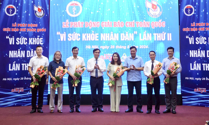 Ra mắt Hội đồng Giám khảo Giải báo chí toàn quốc “Vì sức khoẻ nhân dân” lần thứ II. Ảnh: HY Bộ Y tế phát động Giải Báo chí toàn quốc “Vì sức khỏe nhân dân’ -0