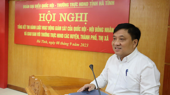 Chánh Văn phòng Đoàn ĐBQH và HĐND tỉnh Phạm Xuân Phú thông qua chương trình Hội nghị Hà Tĩnh: Tổng kết thi hành Luật Hoạt động giám sát của Quốc hội và Hội đồng Nhân dân -0