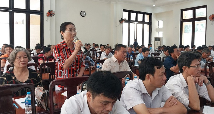 Tránh tình trạng không thể trả lời ngay kiến nghị của cử tri ảnh 1 Cử tri Huyện Trảng Bom nêu ý kiến tại hội nghị TXCT chuyên đề về nước sạch nông thôn cụm 2 của Thường trực HĐND tỉnh Đồng Nai - ẢNH NHẬT QUANG