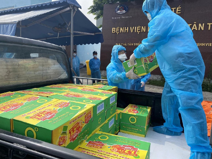 Hoạt động hỗ trợ sản phẩm Trà xanh Không độ cho y bác sỹ và bệnh nhân Bệnh viện K Tân Triều Ảnh: THP cung cấp Hoạt động hỗ trợ sản phẩm Trà xanh Không độ cho y bác sỹ và bệnh nhân Bệnh viện K Tân Triều. Ảnh THP cung cấp.