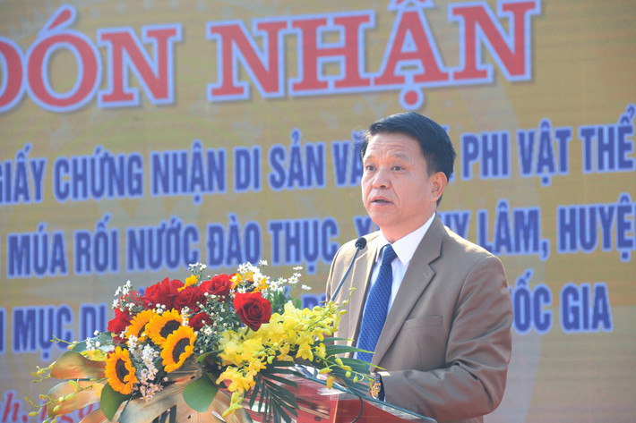 Phó Bí thư Thường trực Huyện ủy Đông Anh Nguyễn Văn Cường phát biểu tại buổi lễ Rối nước Đào Thục được công nhận Di sản văn hóa phi vật thể quốc gia -0