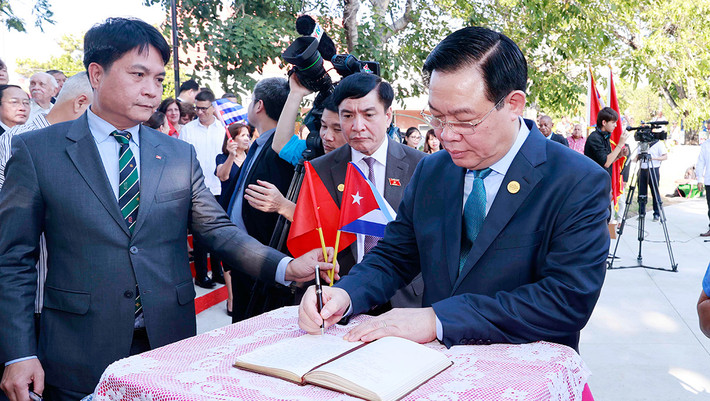 Chủ tịch Quốc hội Vương Đình Huệ: Công viên Hồ Chí Minh - biểu tượng tình hữu nghị đặc biệt Việt Nam – Cuba ảnh 6 Chủ tịch Quốc hội Vương Đình Huệ: Công viên Hồ Chí Minh - biểu tượng tình hữu nghị đặc biệt Việt Nam – Cuba -4
