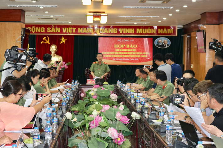 Toàn cảnh họp báo Toàn cảnh họp báo