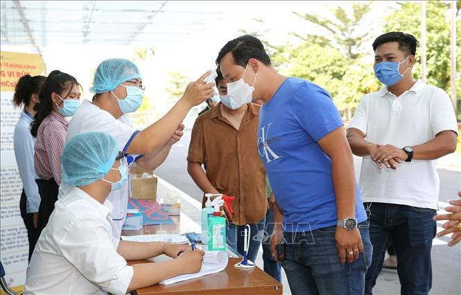 Đo thân nhiệt người đi khám bệnh tại Bệnh viện Gia An 115 Thành phố Hồ Chí Minh Đo thân nhiệt người đi khám bệnh tại Bệnh viện Gia An 115 Thành phố Hồ Chí Minh