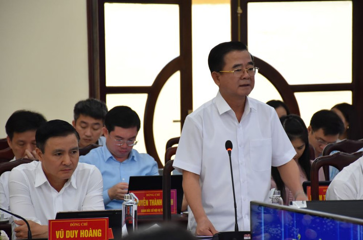 Ủy viên Ban Thường vụ Tỉnh ủy, Phó Chủ tịch HĐND tỉnh Thái Nguyên Đỗ Đức Công phát biểu ý kiến tại hội nghị. Ảnh: Nguyễn Ánh Đường lớn đã mở - Phổ Yên cần nêu cao quyết tâm trở thành đô thị loại I trước năm 2030 -0