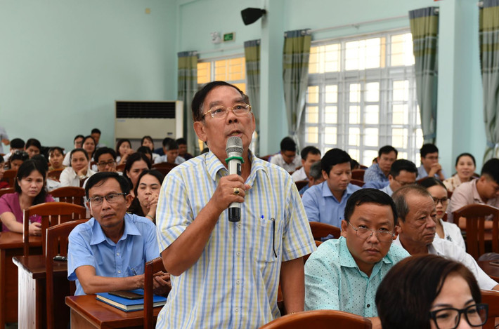 Động lực để đại biểu thực hiện tốt lời hứa ảnh 1 Cử tri Bình Định kiến nghị trong một buổi tiếp xúc với đại biểu dân cử - ẢNH GIA HÂN