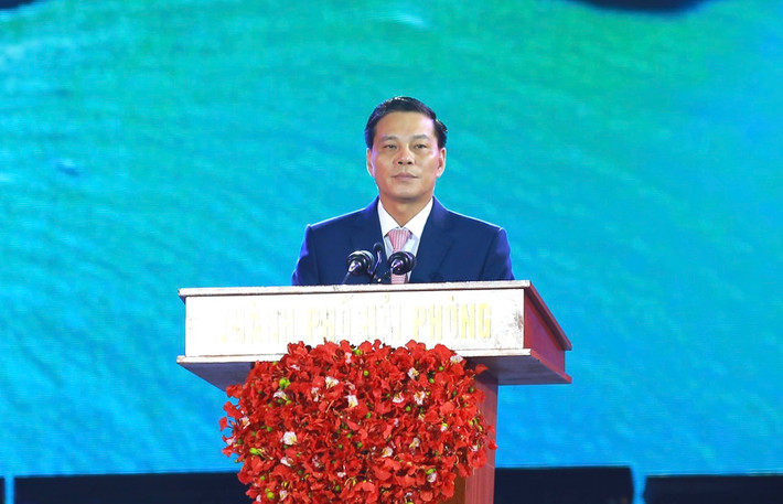 Phó Bí thư Thành ủy, Chủ tịch UBND thành phố Nguyễn Văn Tùng phát biểu khai mạc Lễ hội. Ảnh: Duy Thính Ấn tượng Lễ hội Hoa Phượng Đỏ 2024 “Hải Phòng - Bừng sáng miền di sản”