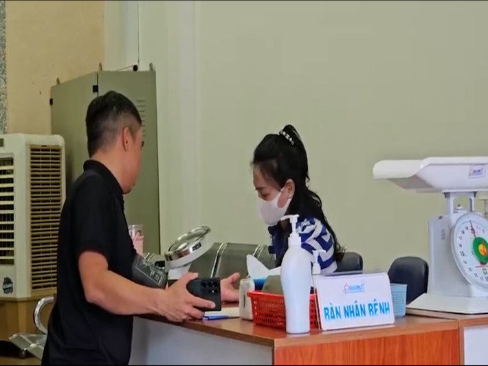Phóng viên trong vai bệnh nhân đến khám sức khỏe "chớp nhoáng" tại một phòng khám trên địa bàn TP. Buôn Ma Thuột Lật tẩy quy trình cấp giấy khám sức khỏe