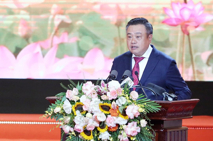 Chủ tịch UBND thành phố Hà Nội Trần Sỹ Thanh phát biểu. Ảnh: V.T Biểu dương điển hình tiên tiến, người tốt - việc tốt, vinh danh “Công dân Thủ đô ưu tú” năm 2023 -0