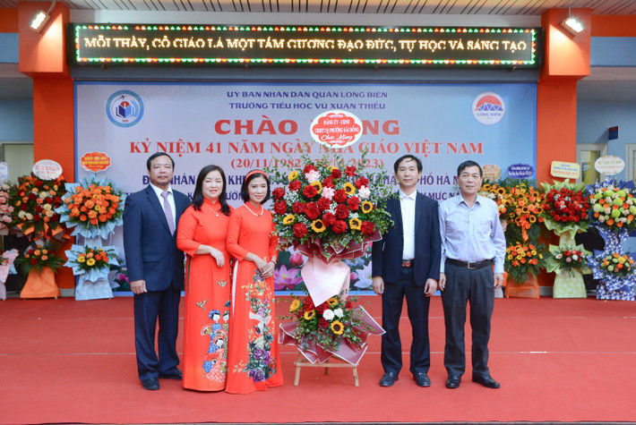 Trường Tiểu học Vũ Xuân Thiều đón nhận bằng khen của Thành phố Hà Nội ảnh 7 Trường Tiểu học Vũ Xuân Thiều đón nhận bằng khen của UBND TP. Hà Nội -0