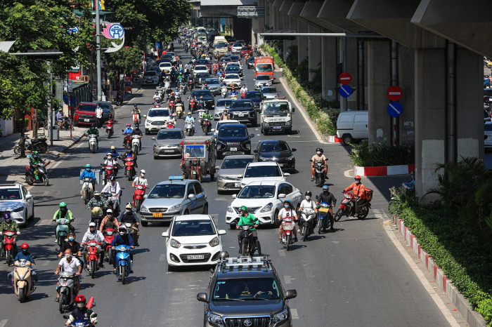 Hà Nội sẽ phân làn cứng phương tiện trên đường Nguyễn Trãi từ ngày 6.8 Hà Nội phân làn cứng tách ô tô, xe máy trên đường Nguyễn Trãi từ 6.8 -0