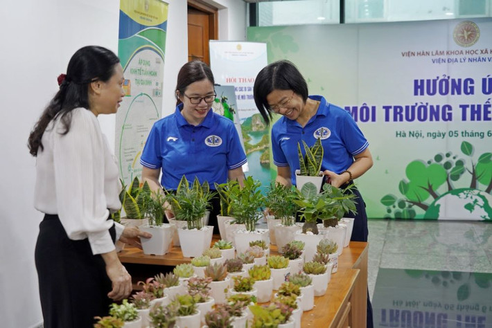 Đổi rác lấy cây hưởng ứng ngày môi trường thế giới Tiếp tục hoàn thiện các cơ sở pháp lý trong quản lý di sản -0