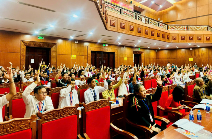 Đại hội đã nhất trí 93/95 Ủy viên tham gia Ủy ban MTTQ Việt Nam tỉnh khóa XV, nhiệm kỳ 2024 - 2029 Phiên họp thứ nhất Đại hội đại biểu MTTQ Việt Nam tỉnh Đắk Lắk khoá XV -0