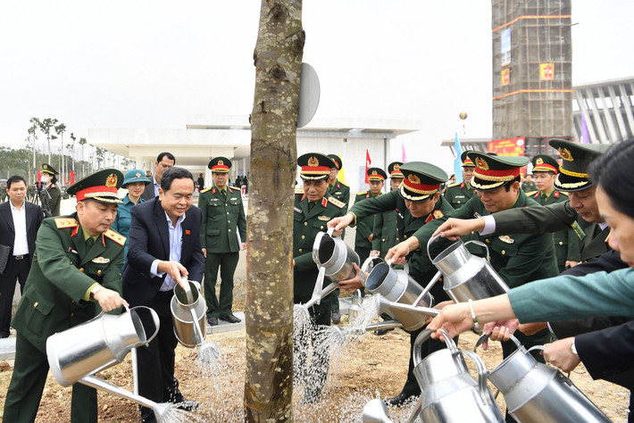 Phó Chủ tịch Thường trực Quốc hội Trần Thanh Mẫn dự Lễ phát động Tết trồng cây năm 2024 ảnh 6 Phó Chủ tịch Thường trực Quốc hội Trần Thanh Mẫn dự Lễ phát động Tết trồng cây năm 2024 -0