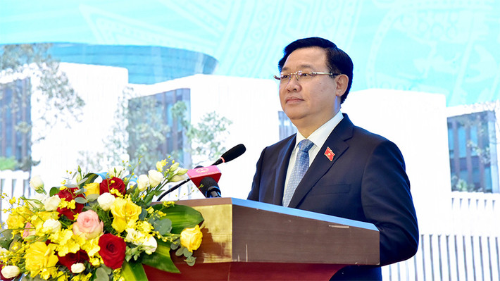 Chủ tịch Quốc hội Vương Đình Huệ phát biểu tại cuộc gặp mặt. Ảnh: Lâm Hiển Chủ tịch Quốc hội Vương Đình Huệ: Đại biểu Quốc hội trẻ phải toàn tâm, toàn trí cho hoạt động của Quốc hội -0