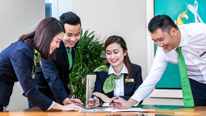 5 chữ vàng “Tin - Chuẩn - Mới - Bền - Nhân” ảnh 1 “Tin cậy - Chuẩn mực - Sẵn sàng đổi mới - Bền vững - Nhân văn” là 5 giá trị cốt lõi của văn hóa Vietcombank. Ảnh: VCB
