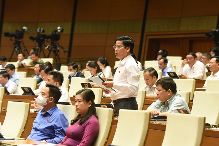 ĐBQH Dương Văn Phước (Quảng Nam) phát biểu. Ảnh: Hồ Long Quốc hội thảo luận về kết quả thực hiện kế hoạch phát triển kinh tế - xã hội -0