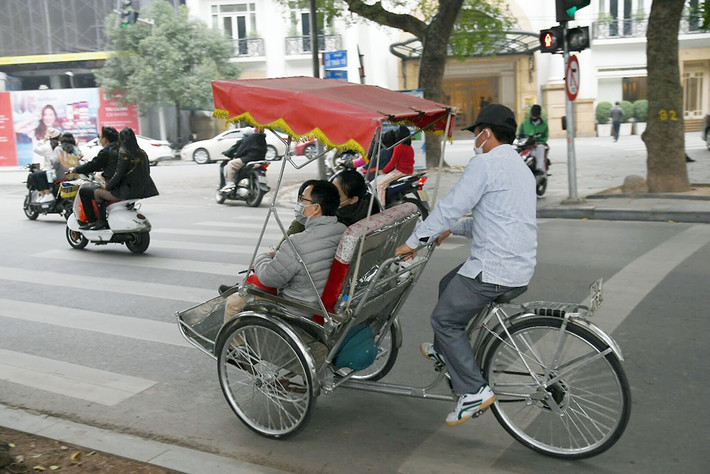 Xích lô phố cổ - phương tiện truyền thống đến nay vẫn được khách trong nước và du lịch lựa chọn khi ghé thăm Hà Nội Xích lô phố cổ - phương tiện truyền thống đến nay vẫn được khách trong nước và du lịch lựa chọn khi ghé thăm Hà Nội
