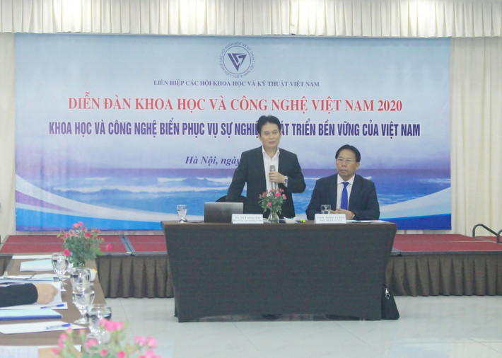 Phó Tổng cục trưởng Tổng cục Biển và Hải đảo Việt Nam TS. Vũ Trường Sơn phát biểu tại Diễn đàn Khoa học và Công nghệ Việt Nam với chủ đề “Khoa học và Công nghệ biển phục vụ sự nghiệp phát triển bền vững của Việt Nam”. Ảnh: vusta Phó Tổng cục trưởng Tổng cục Biển và Hải đảo Việt Nam TS. Vũ Trường Sơn phát biểu tại Diễn đàn Khoa học và Công nghệ Việt Nam với chủ đề “Khoa học và Công nghệ biển phục vụ sự nghiệp phát triển bền vững của Việt Nam”. Ảnh: vusta