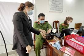 Nhiều người dân phản ánh bị lỡ hẹn khi làm thủ tục cấp thẻ căn cước công dân gắn chip Chậm trả Căn cước công dân: Thông tin rõ ràng, giải thích căn kẽ -0