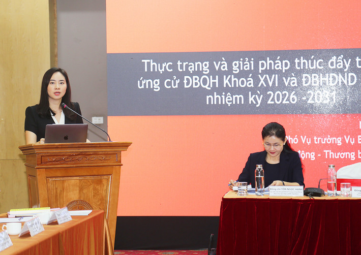 Bà Ngô Diệu Linh - Phó Vụ trưởng Vụ Bình đẳng giới, Bộ Lao động, Thương binh và Xã hội phát biểu Hạn chế tình trạng một đại biểu nữ “gánh” quá nhiều cơ cấu -0
