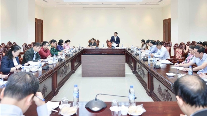 Ban Biên soạn họp phiên thứ nhất. Ảnh: H. Ngọc Ban biên soạn họp phiên thứ nhất - ảnh H. ngọc