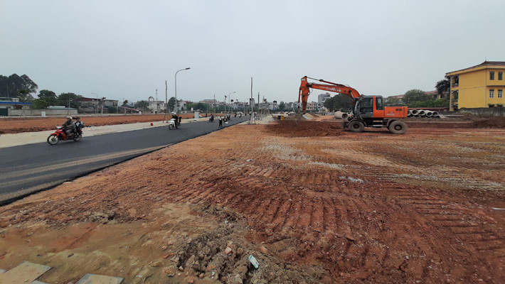 Các chủ đầu tư dự án bất động sản cần được giám sát nghiêm ngặt việc thực thu pháp luật về môi trường (Ảnh: Báo Bắc Giang). KĐT dịch vụ thương mại tổng hợp thị trấn Bích Động cần chuyển đổi mục đích gần 80.000m2 đất lúa -0