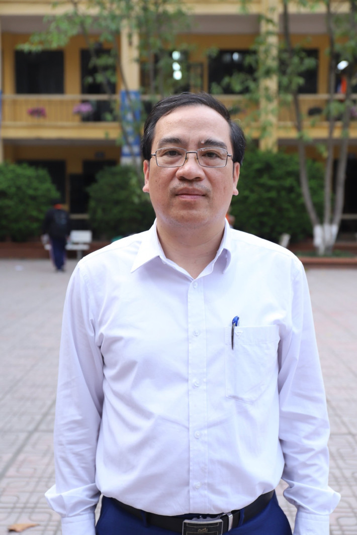 Thầy Nguyễn Anh Tuấn - Hiệu trưởng Trường THPT Tây Hồ Hà Nội: Đại diện 200 trường THPT tham dự tiết dạy mẫu môn Toán 10 -0