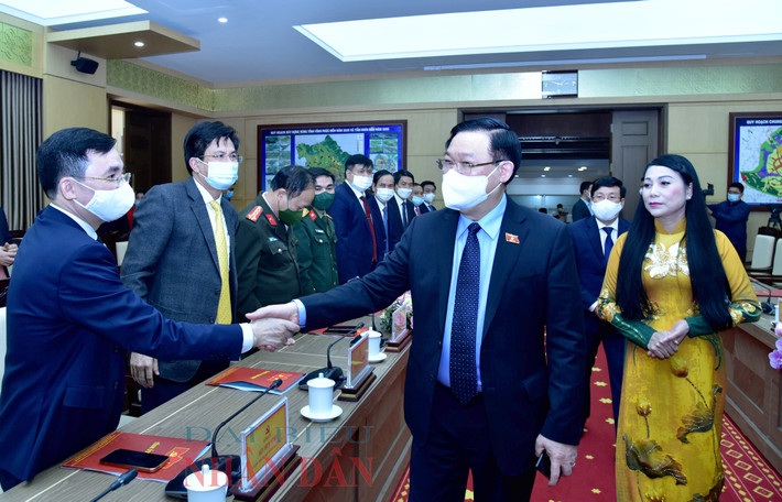 Chủ tịch Quốc hội Vương Đình Huệ làm việc với Tỉnh ủy Vĩnh Phúc Ảnh: Lâm Hiển Chủ tịch Quốc hội Vương Đình Huệ làm việc với Tỉnh ủy Vĩnh Phúc Ảnh: Lâm Hiển