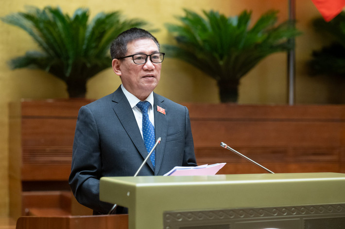 Bộ trưởng Bộ Tài chính Hồ Đức Phớc trình bày Tờ trình của Chính phủ. Ảnh: Lâm Hiển Bao quát toàn bộ các nguồn thu, bảo đảm tính minh bạch, dễ hiểu, dễ thực hiện -0