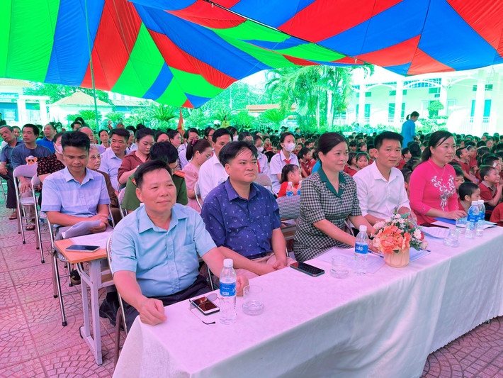 Lãnh đạo địa phương tham dự lễ tổng kết năm học 2022 - 2023 Trường tiểu học ở Hải Phòng có 11 học sinh đạt giải Học sinh giỏi cấp thành phố -0