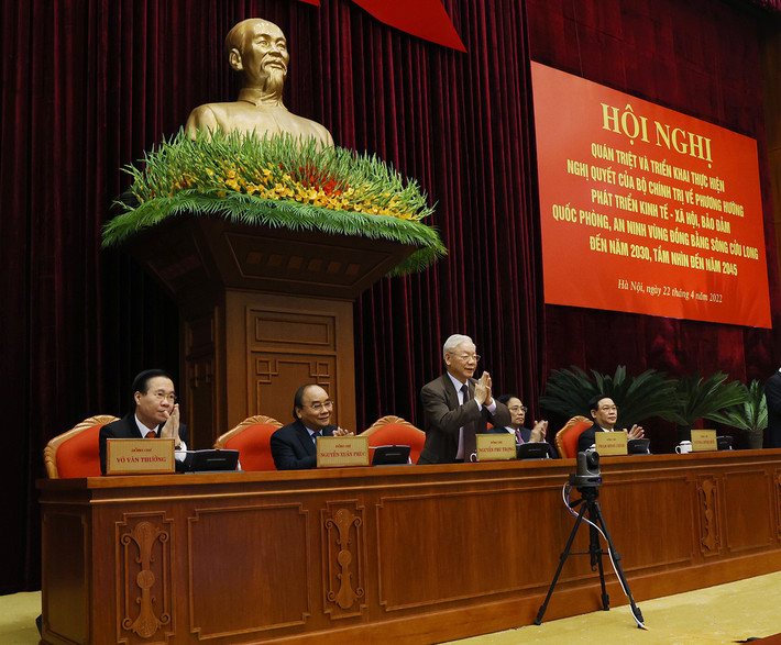 Tổng Bí thư Nguyễn Phú Trọng cùng các đồng chí lãnh đạo Đảng, Nhà nước chủ trì hội nghị Ảnh: Trí Dũng - TTXVN Tổng Bí thư Nguyễn Phú Trọng cùng các đồng chí lãnh đạo Đảng, Nhà nước chủ trì hội nghị Ảnh: Trí Dũng - TTXVN