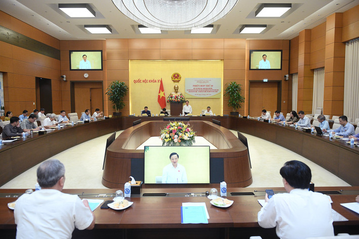 Quang cảnh phiên họp Phó Chủ tịch Quốc hội Nguyễn Khắc Định chủ trì Phiên họp Hội đồng khoa học của Ủy ban Thường vụ Quốc hội
