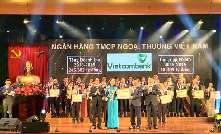 Vietcombank được vinh doanh đơn vị nộp Ngân sách lớn nhất cả nước năm 2020 Vietcombank được vinh doanh đơn vị nộp Ngân sách lớn nhất cả nước năm 2020