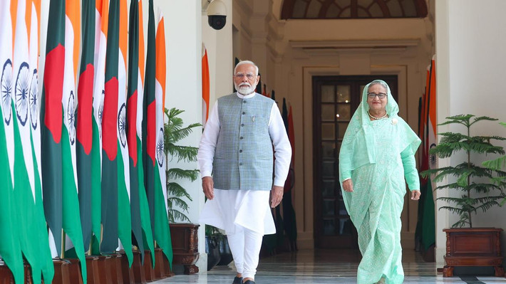 Thủ tướng Ấn Độ Narendra Modi đón tiếp người đồng nhiệm Bangladesh Sheikh Hasina tại New Delhi ngày 22.6. Ảnh: PTI Thủ tướng Ấn Độ Narendra Modi đón tiếp người đồng nhiệm Bangladesh Sheikh Hasina tại New Delhi ngày 22.6. Ảnh: PTI
