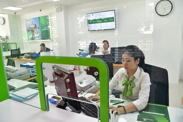 Vietcombank mở rộng và phát triển dịch vụ quỹ và chứng khoán Nguồn: ITN Vietcombank mở rộng và phát triển dịch vụ quỹ và chứng khoán Nguồn: ITN