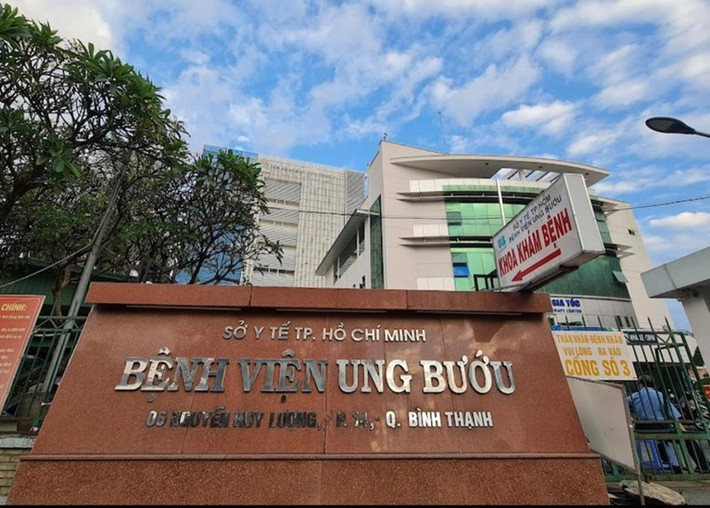 Bệnh viện Ung Bướu đã tạm đình chỉ công tác với bác sĩ C. để làm rõ vụ bác sĩ này bị tố gợi ý cô gái 21 tuổi "cho vui vẻ" mới cấp thuốc TP. Hồ Chí Minh: Làm rõ vụ bác sĩ bị tố gợi ý cô gái 21 tuổi
