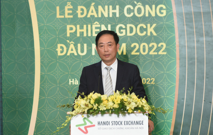 Chủ tịch UBCKNN Trần Văn Dũng phát biểu tại Lễ đánh cồng Chủ tịch UBCKNN Trần Văn Dũng phát biểu tại Lễ đánh cồng