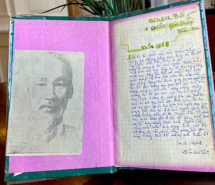 Trang đầu cuốn sổ Đi tìm chủ nhân cuốn sổ màu xanh -0