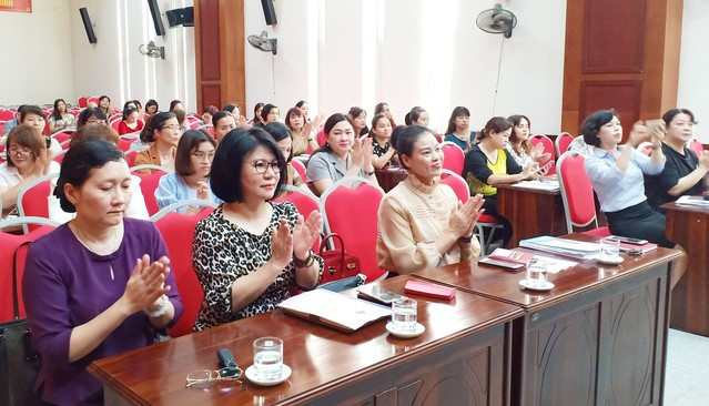Các đại biểu tham dự Hội nghị tập huấn Bồi dưỡng kiến thức, kỹ năng cho nữ ứng cử viên lần đầu tham gia ứng cử đại biểu HĐND thành phố Hà Nội nhiệm kỳ 2021 - 2026 ẢNH L. HỢP Các đại biểu tham dự Hội nghị tập huấn Bồi dưỡng kiến thức, kỹ năng cho nữ ứng cử viên lần đầu tham gia ứng cử đại biểu HĐND thành phố Hà Nội nhiệm kỳ 2021 - 2026 . ẢNH L. HỢP
