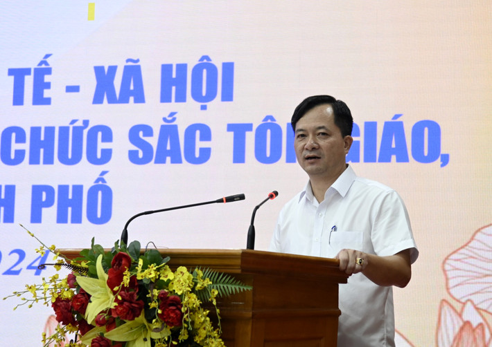 Trưởng Ban Dân tộc và Tôn giáo, Ủy ban Mặt trận Tổ quốc Việt Nam TP. Hà Nội Trương Văn Nhung Ủy ban Mặt trận Tổ Quốc Việt Nam TP. Hà Nội: Phát huy vai trò “cầu nối” giữa Đảng với dân -0