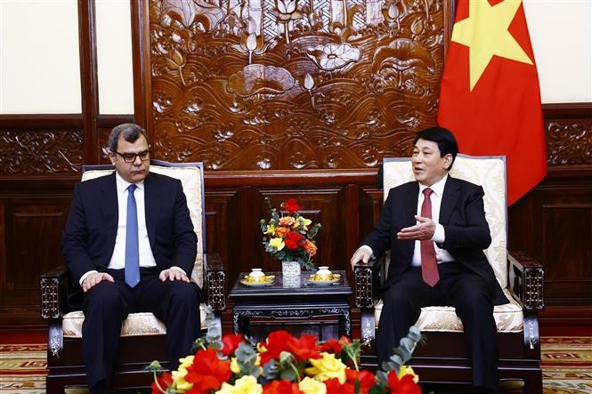 Chủ tịch nước Lương Cường tiếp Đại sứ Hy Lạp Antonios Papakostas đến trình Quốc thư. Ảnh: Lâm Khánh/TTXVN Chủ tịch nước Lương Cường tiếp Đại sứ Hy Lạp Antonios Papakostas đến trình Quốc thư. Ảnh: Lâm Khánh/TTXVN