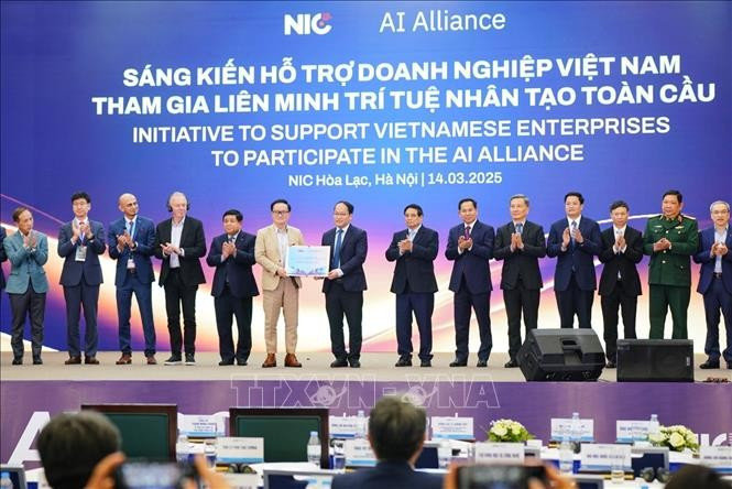Thủ tướng Phạm Minh Chính chứng kiến Lễ trao các chứng nhận về đổi mới sáng tạo, hợp tác liên kết công nghệ. Ảnh: Khánh Hòa/TTXVN thu-tuong3-140325.jpg
