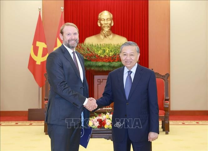 Tổng Bí thư Tô Lâm tiếp ông Nate Franklin, nhà sáng lập và Chủ tịch Tập đoàn Pacifico Energy. Ảnh: Thống Nhất/TTXVN Tổng Bí thư Tô Lâm tiếp ông Nate Franklin, nhà sáng lập và Chủ tịch Tập đoàn Pacifico Energy. Ảnh: Thống Nhất/TTXVN
