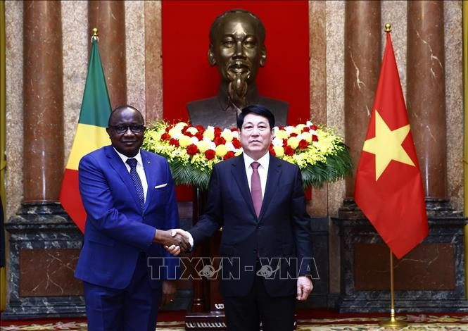 Chủ tịch nước Lương Cường với Đại sứ Cộng hoà Congo Jaques Jean Luc Nyanga. Ảnh: Lâm Khánh /TTXVN Chủ tịch nước Lương Cường với Đại sứ Cộng hoà Congo Jaques Jean Luc Nyanga. Ảnh: Lâm Khánh /TTXVN