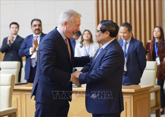 Thủ tướng Phạm Minh Chính và Chủ tịch kiêm Tổng giám đốc Hội đồng Kinh doanh Hoa Kỳ - ASEAN (USABC) Ted Osius. Ảnh: Dương Giang/TTXVN Thủ tướng Phạm Minh Chính và Chủ tịch kiêm Tổng giám đốc Hội đồng Kinh doanh Hoa Kỳ - ASEAN (USABC) Ted Osius. Ảnh: Dương Giang/TTXVN