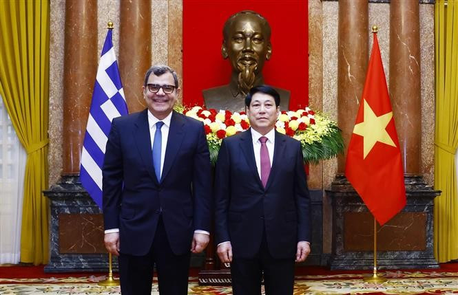 Chủ tịch nước Lương Cường với Đại sứ Hy Lạp Antonios Papakostas tại Lễ trình Quốc thư. Ảnh: Lâm Khánh/TTXVN Chủ tịch nước Lương Cường với Đại sứ Hy Lạp Antonios Papakostas tại Lễ trình Quốc thư. Ảnh: Lâm Khánh/TTXVN