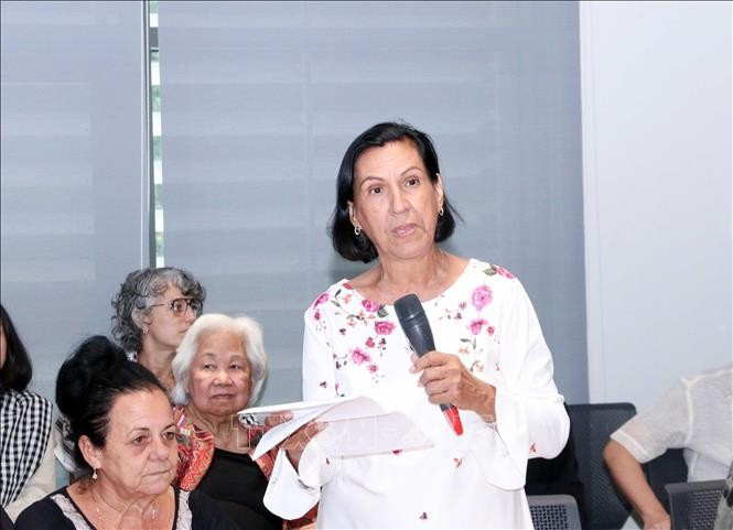 Vụ trưởng Vụ châu Á và châu Đại Dương, Viện Cuba hữu nghị với các dân tộc Alicia Corredera Morales phát biểu tại buổi gặp mặt. Ảnh: Xuân Khu/TTXVN Vụ trưởng Vụ châu Á và châu Đại Dương, Viện Cuba hữu nghị với các dân tộc Alicia Corredera Morales phát biểu tại buổi gặp mặt. Ảnh: Xuân Khu/TTXVN